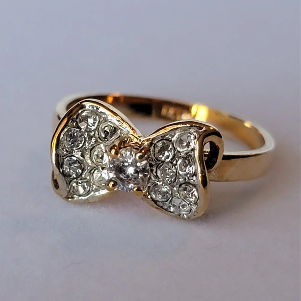 Vintage Bow Ring DAC Clear Diamond Like Stone Pave Gold Tone Size 6 ¼